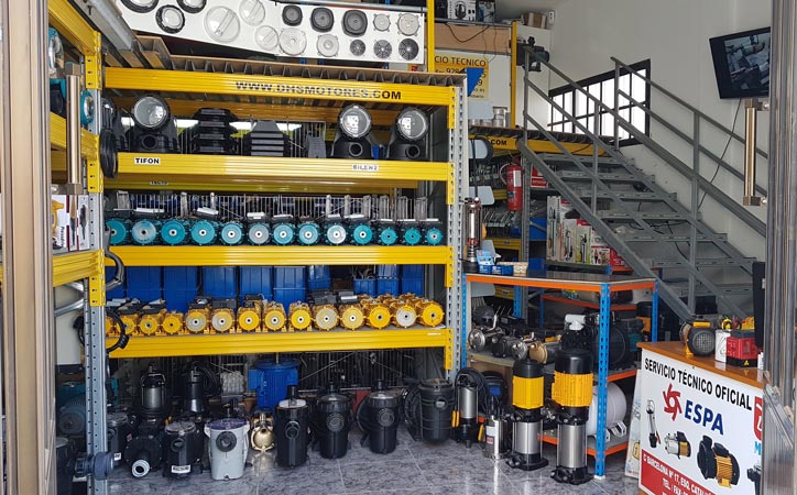 DHS Motores estante con bombas de agua